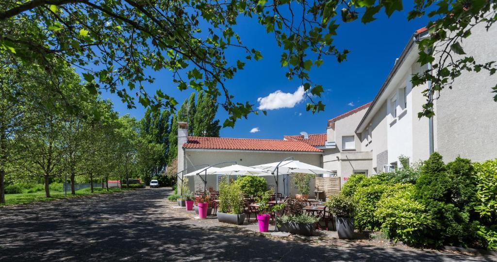 Hotel Logis Le Moulin Des Gardelles Riom