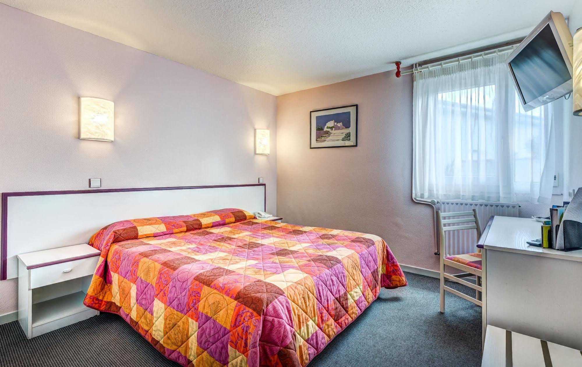 Hotel Logis Le Moulin Des Gardelles Riom