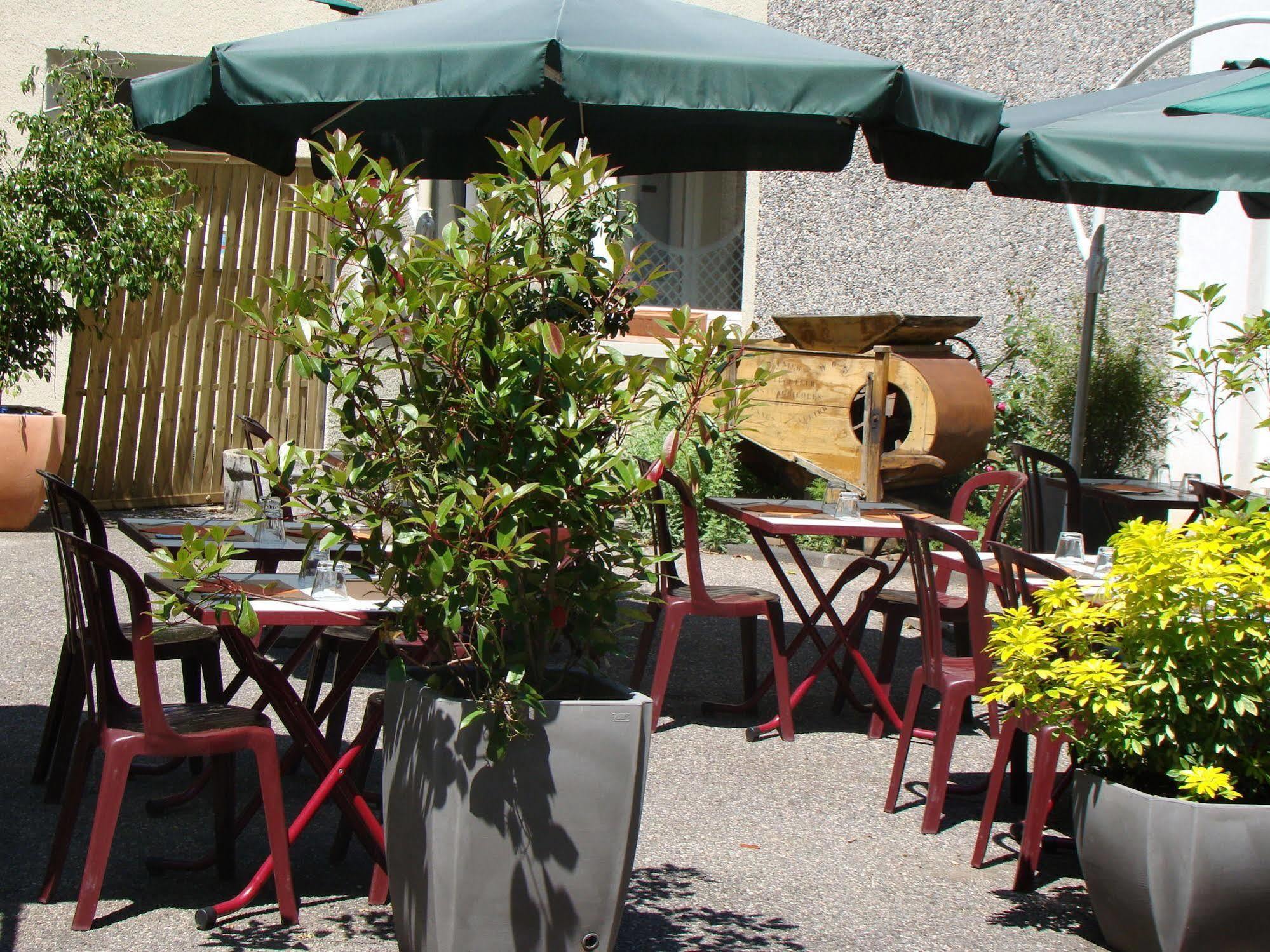 Logis Le Moulin Des Gardelles Hotel