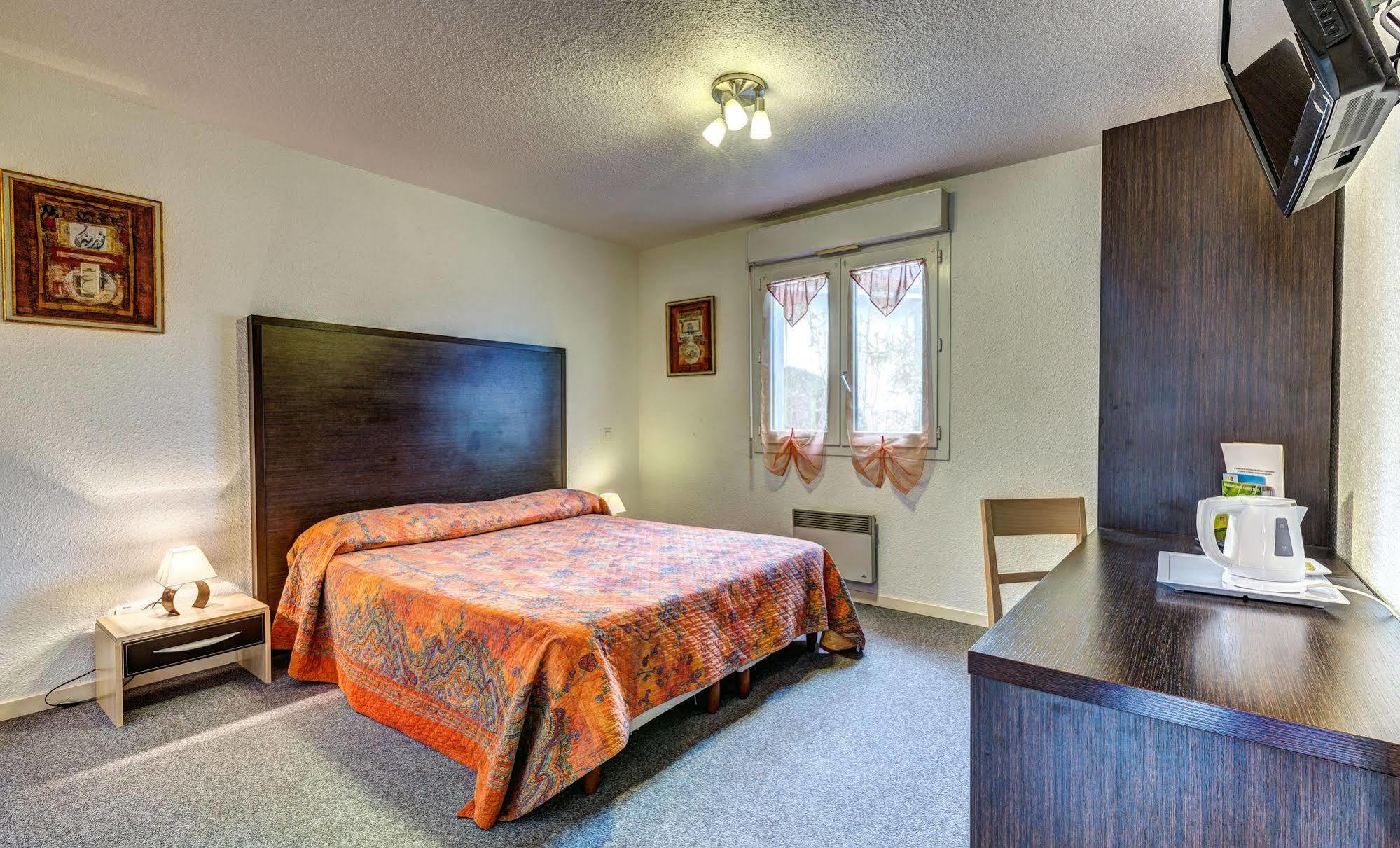 Hotel Logis Le Moulin Des Gardelles Riom